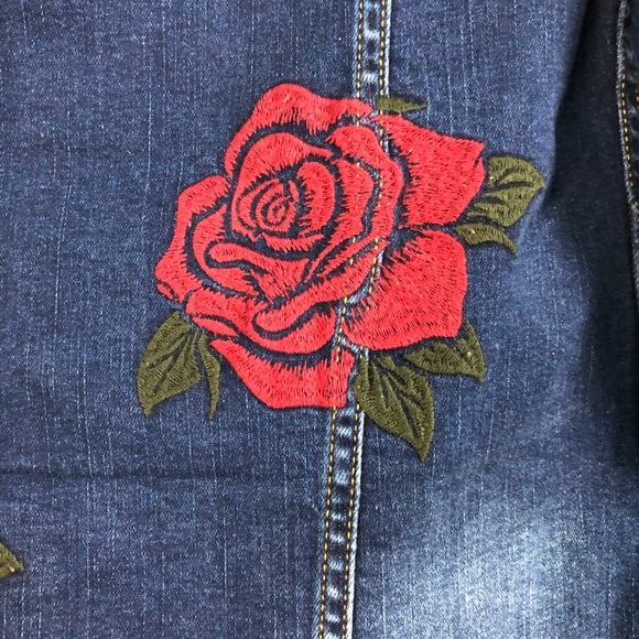 LuLaRoe Jaxon Denim Jean Jacket NWT Roses Embroidery XXS - Picture 3 of 8